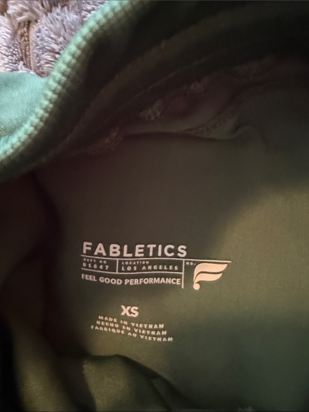 Women’s Deep Green Tech scrub Pants with Zip Pocket - Picture 3 of 3